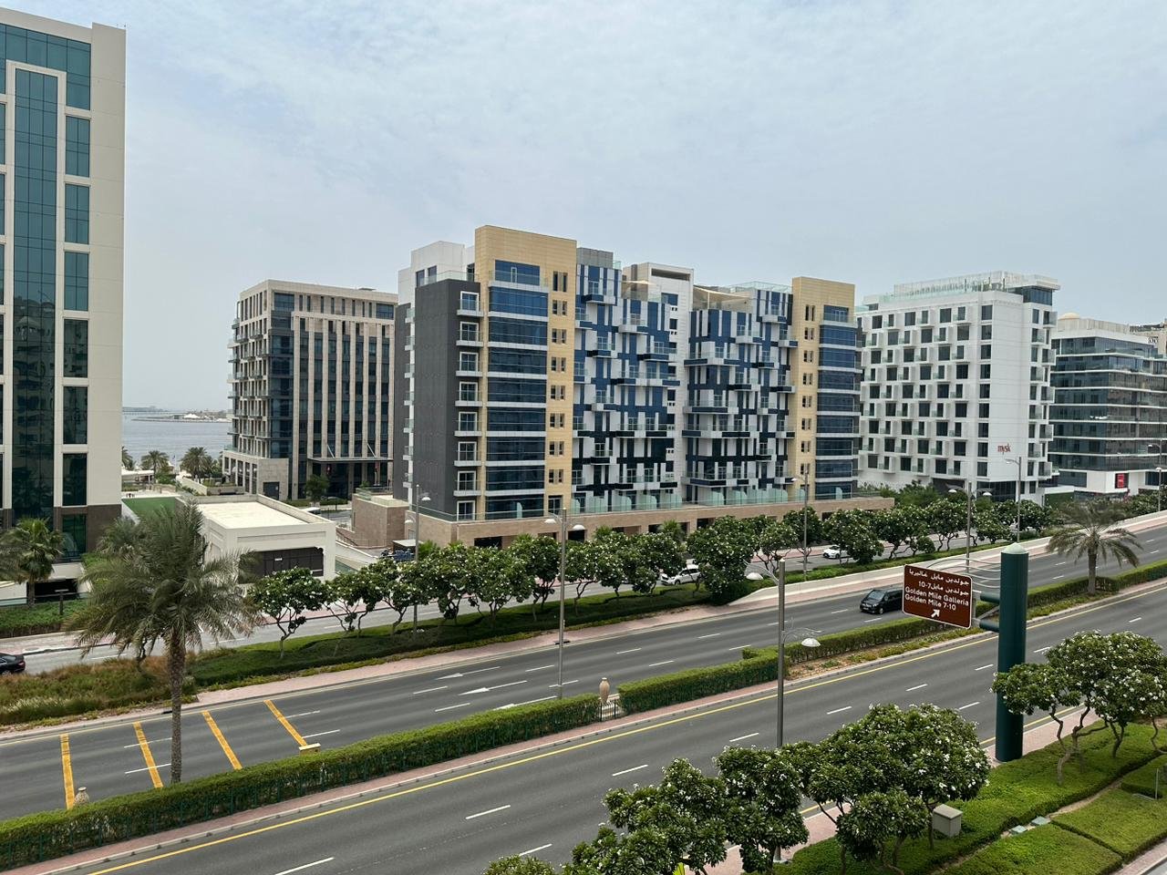 Street view from the windows of a 2-bedroom apartment for rent in Golden Mile 5, Palm Jumeirah, Dubai.